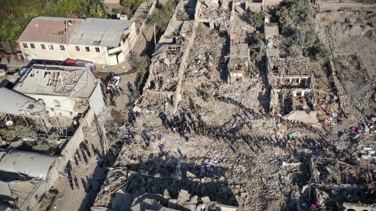 In der azerbaidanischen Stadt Ganja kam es erst am Samstag zu schweren Zerstörungen durch den Konflikt