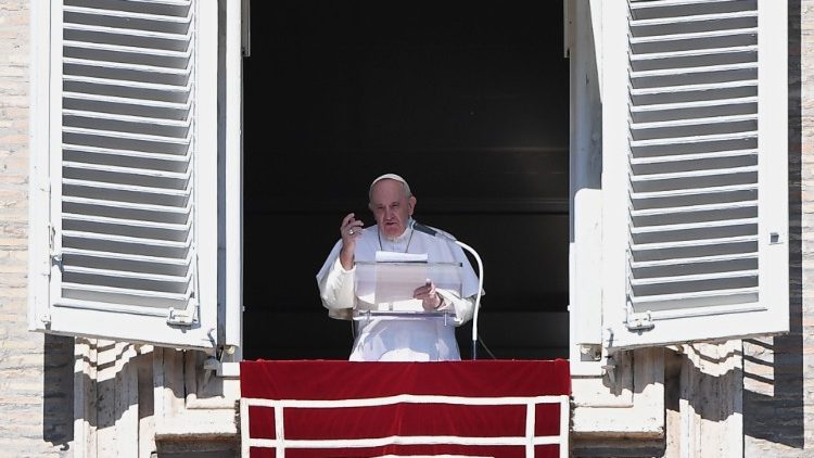 Папа падчас "Анёл Панскі"