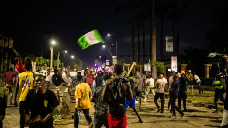 Nigeria: biskupi poparli prodemokratyczne protesty młodzieży