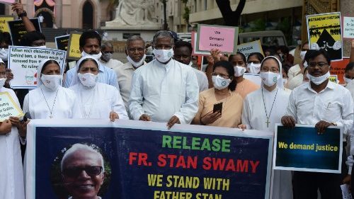 #StandwithStan: Jesuiten kämpfen für Freilassung von P. Swamy