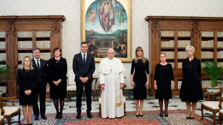Spānijas valdības pārstāvji tiekas ar pāvestu