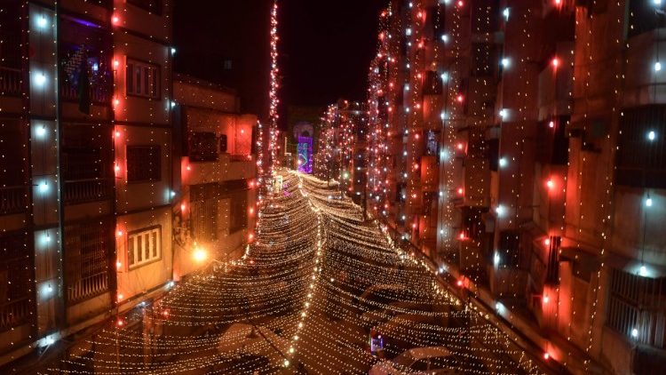 Festbeleuchtung zum Geburtsfest des islamischen Propheten Mohammed in Karatschi