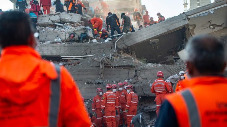 Cutremur în Marea Egee. Apropierea şi solidaritatea asociaţiei Caritas din Italia 