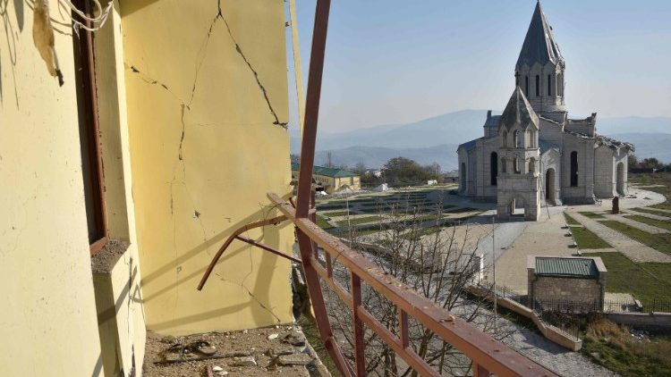Катедралата "Свети Спасител" в гр. Шуша, засегната от бомби по време на боевете. 11.1.2020