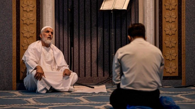 Griechische Muslime im Gebet 