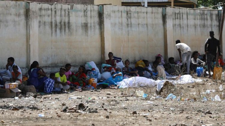 Viele Äthiopier sind aufgrund der Kämpfe gezwungen, ihre Häuser zu verlassen und Zuflucht in Flüchtlingscamps zu suchen