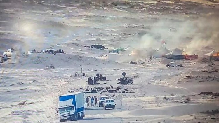 Tents used by the Frente Polisario ablaze by the Mauritanian border