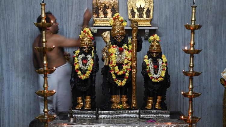 Auch dieser Hindu-Tempel in Mumbai durfte am Montag wieder öffnen