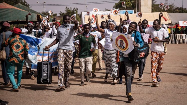 Militanti per le vie di Ougadougo in occasione di comizi elettorali