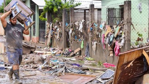Honduras devastato dalle tempeste tropicali. Don Ferdinando: la fede, la nostra forza 