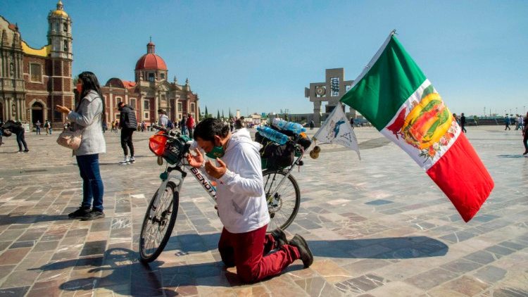 México. Peregrino visita la Basílica de Guadalupe