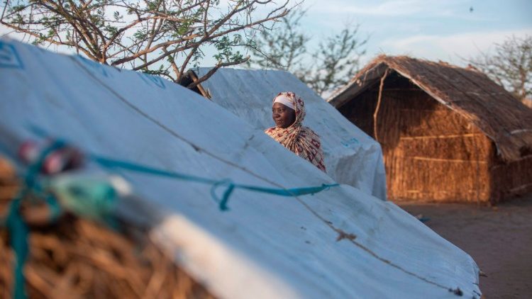 Une femme dans un camp de déplacés à Metuge (Mozambique), le 9 décembre 2020
