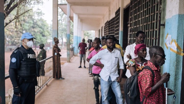 In Bangui konnten die Menschen am 27. Dezember noch wählen - anders in der Provinz, wo Rebellen den Wahlprozess gezielt störten