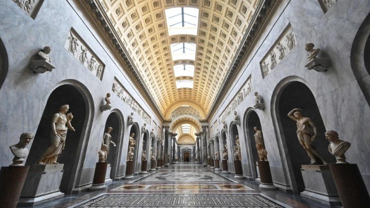 Les Musées du Vatican regroupent douze musées, représentant cinq galeries et 1 400 salles.