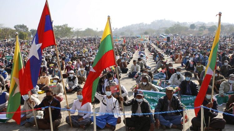 Kundgebung zugunsten des Militärs in der Hauptstadt von Myanmar