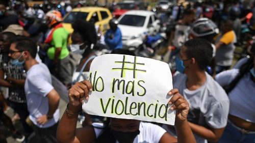Aumenta la violenza in Colombia, la Chiesa invoca la pace