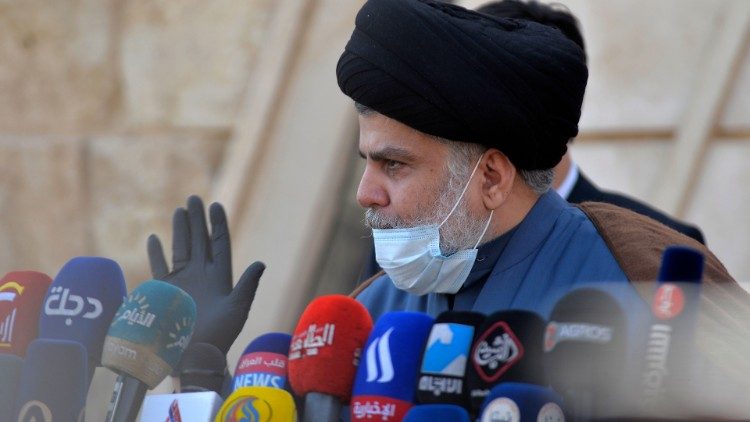 Der irakische Geistliche und Politiker Muqtada Al-Sadr bei einer Pressekonferenz