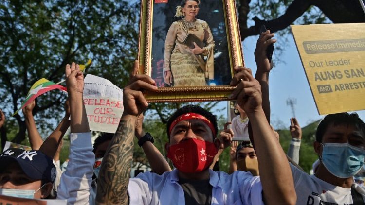 Manifestazioni contro il golpe militare in Myanmar