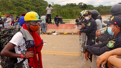 Perú-Brasil: sin solución la crisis de migrantes detenidos en la frontera