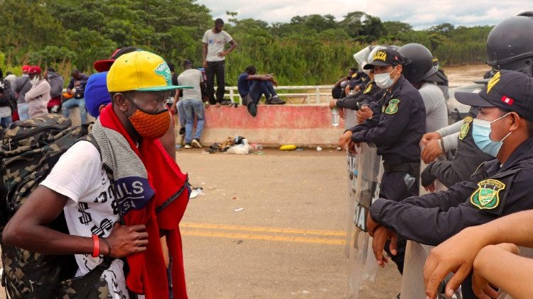 Frontera  Peru - Brasil, migrantes detenidos