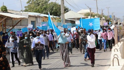 La Somalia nel caos, indebolita dalle ingerenze esterne