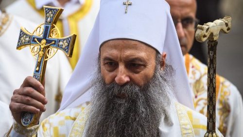 Serbien: Jugend vertraut Patriarch Porfirije am meisten