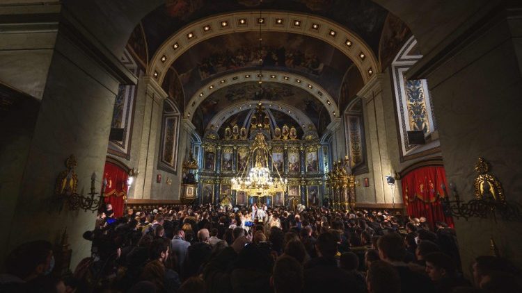 La Divina Liturgia nella cattedrale di San Michele Arcangelo a Belgrado