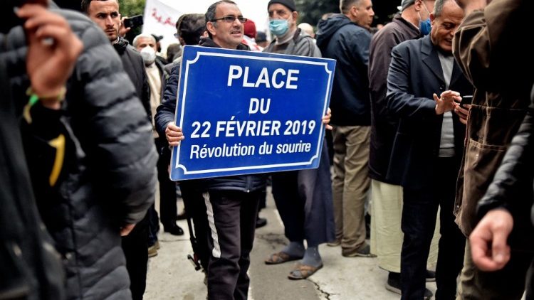 Manifestants à Alger le 22 février 2021, pour les deux ans d'existence du mouvement de constestation du "Hirak". 