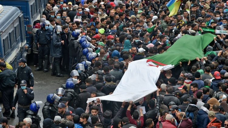 Le manifestazioni del 22 febbraio ad Algeri