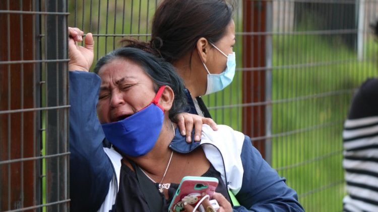 Motines en varias cárceles de Ecuador causaron la muerte de 79 presos