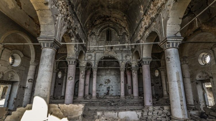 Igreja católica na Cidade Velha de Mosul após ser devastada pelo Estado Islâmico
