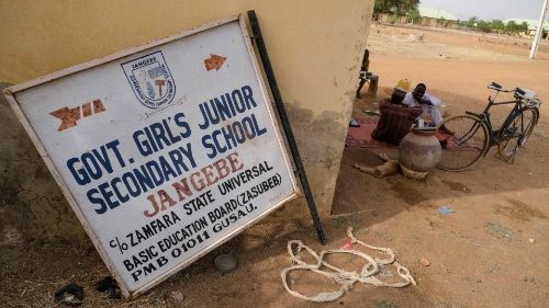 Papst verurteilt Entführung der 317 Schülerinnen in Nigeria