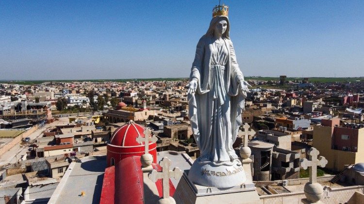 Luftansicht auf Karakosh, Stadt, in der die christliche Minderheit besonders gelitten hat