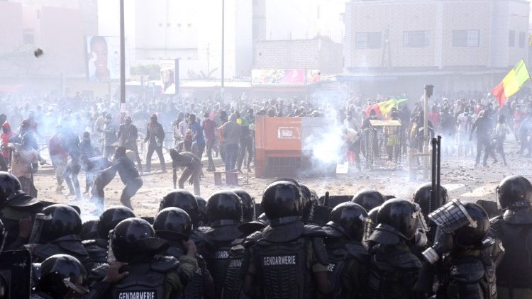 Senegal: momenti di tensione a Dakar