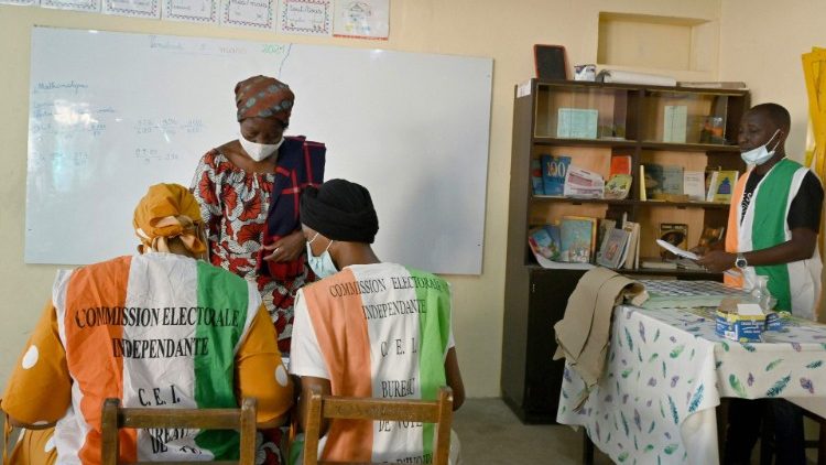 Costa d'Avorio: seggio elettorale