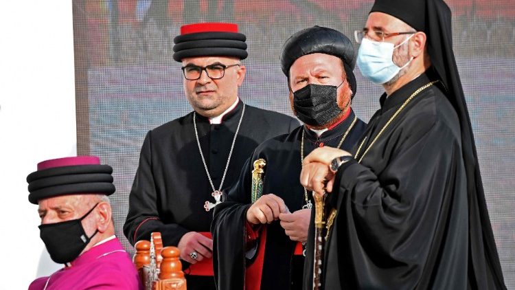 Christliche Bischöfe verschiedener Konfessionen letztes Jahr am Rand des Papstbesuchs in Ur (Irak)