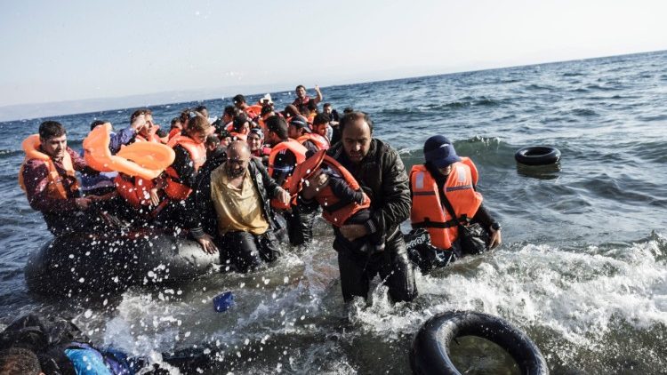Syrische Flüchtlinge 2015 bei der Ankunft auf der griechischen Insel Lesbos