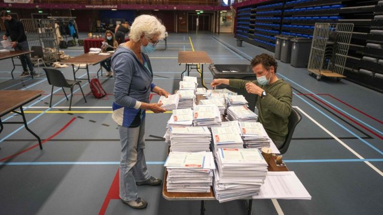 Olanda, alle elezioni legislative previsto il voto postale per gli ultra settantenni