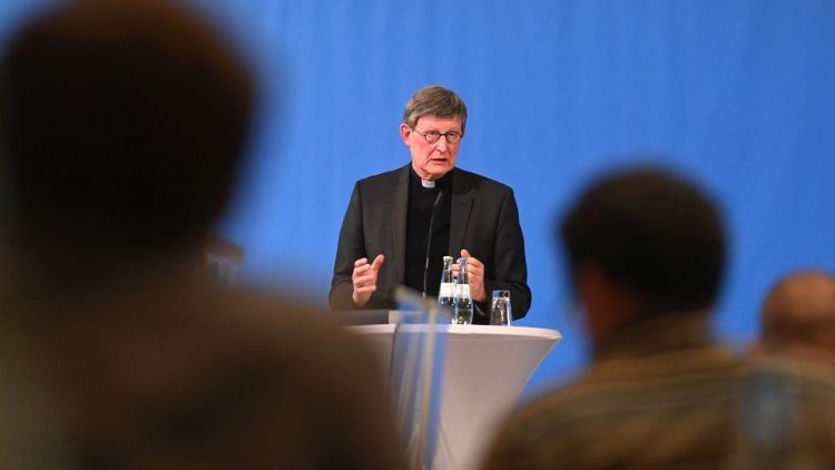 Il cardinale Rainer Maria Woelki presenta il report sugli abusi