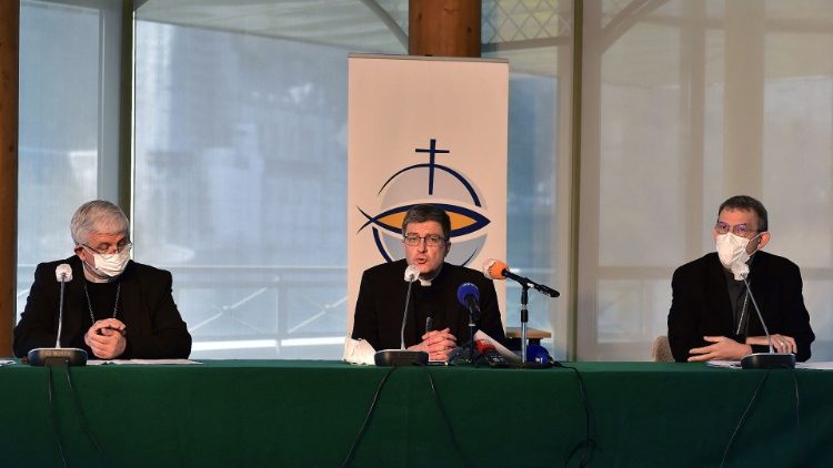 Bischof Olivier Leborgne (links) ist Vize-Präsident der Französischen Bischofskonferenz