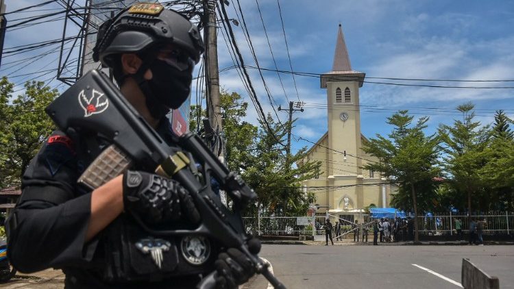 Нова поредна атака срещу католическата църква в Индонезия