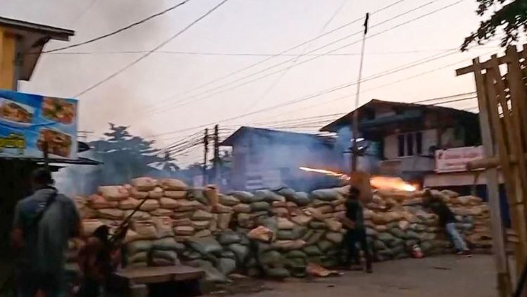 Straßenschlachten zwischen Demonstranten und Militärs sind mittlerweile an der Tagesordnung in Myanmar