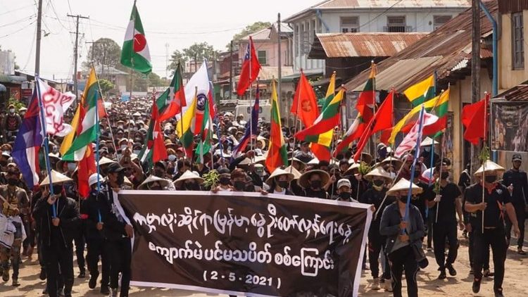 Manifestation contre la junte militaire en Birmanie ce 2 mai 2021