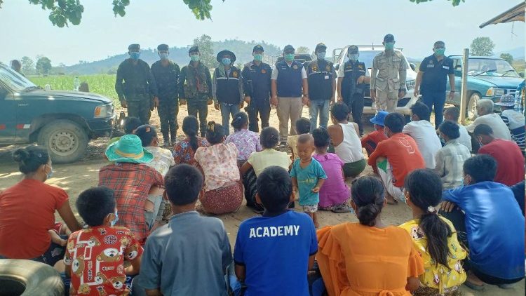 Thailändisches Militär mit Flüchtlingen aus Myanmar, Ende April 2021