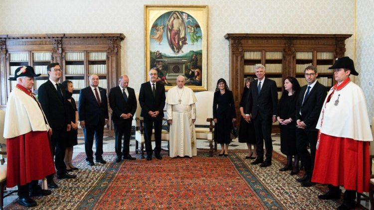 Die Schweizer Delegation beim Papst