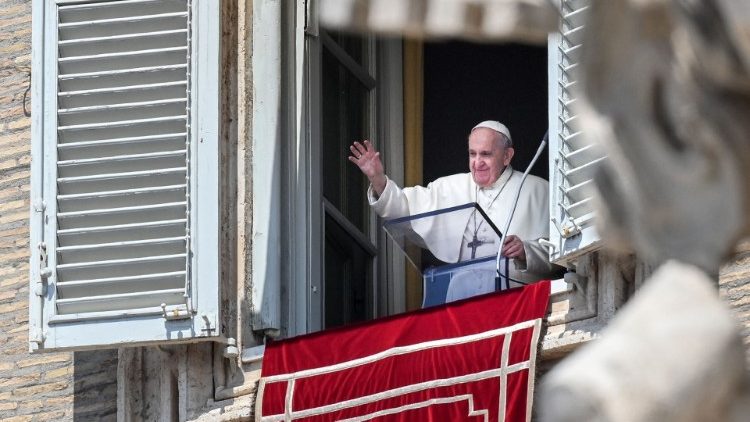 Папа Франциск на молитвата Царице Небесна,  9 май 2021