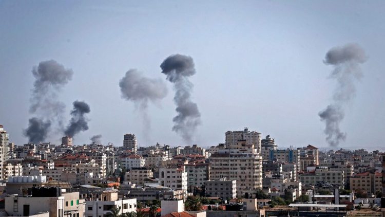 Bombos krenta Gazos ruože