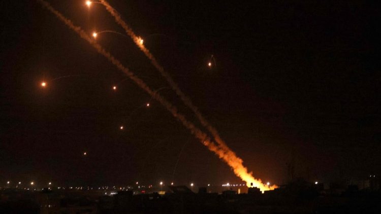 Aus dem Gazastreifen werden Raketen in Richtung Israel abgeschossen