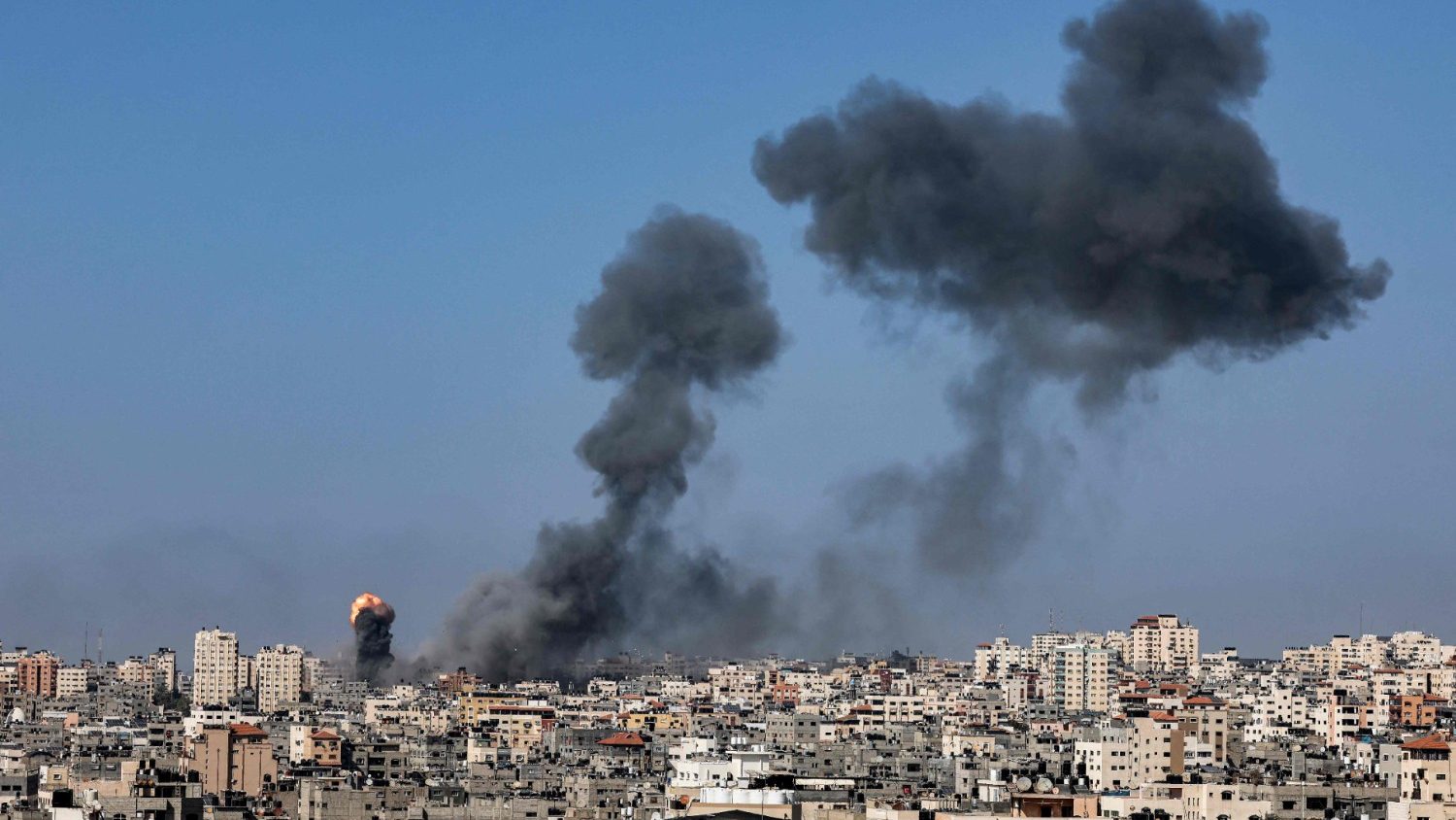 Fighting intensifies in Gaza and Israel - Vatican News