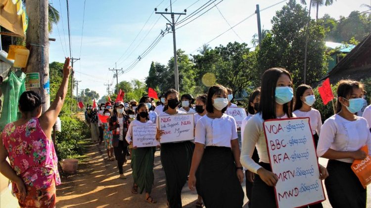 Manifestation contre la junte militaire au pouvoir en Birmanie, le 15 mai 2021 à Dawei 
